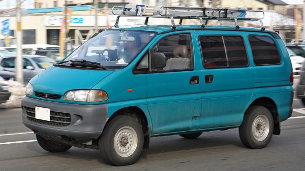 Mitsubishi_Delica_Cargo_001
